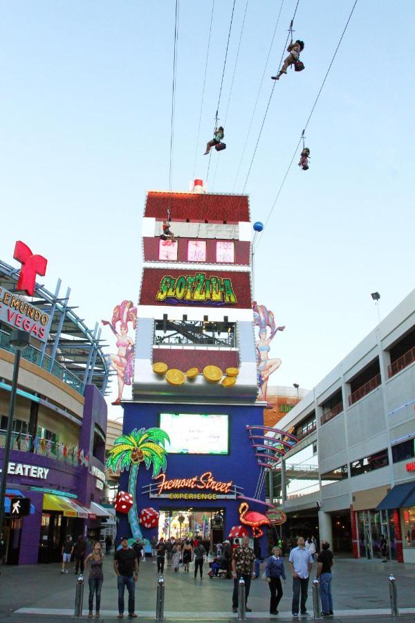 Downtown Vegas Beautiful Unit At 4 Queens Casino Fremont *